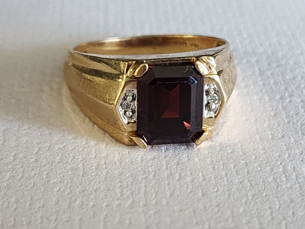 10k Gold Mens Ring