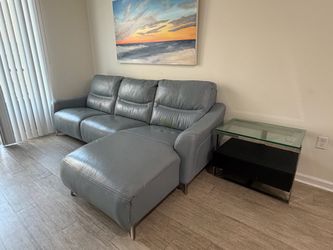 Couch  w table (pick up only )