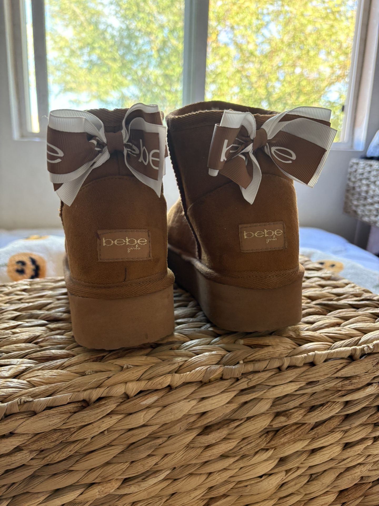 Bebe Platform Wanna Be Uggs