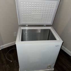 Chest Freezer Koolatron 5.0 Cu Ft 