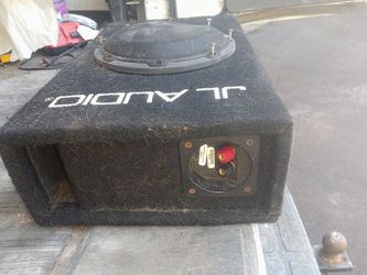 JL audio 8" sub with box