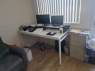 Computer table 2.5ft x 5.0ft