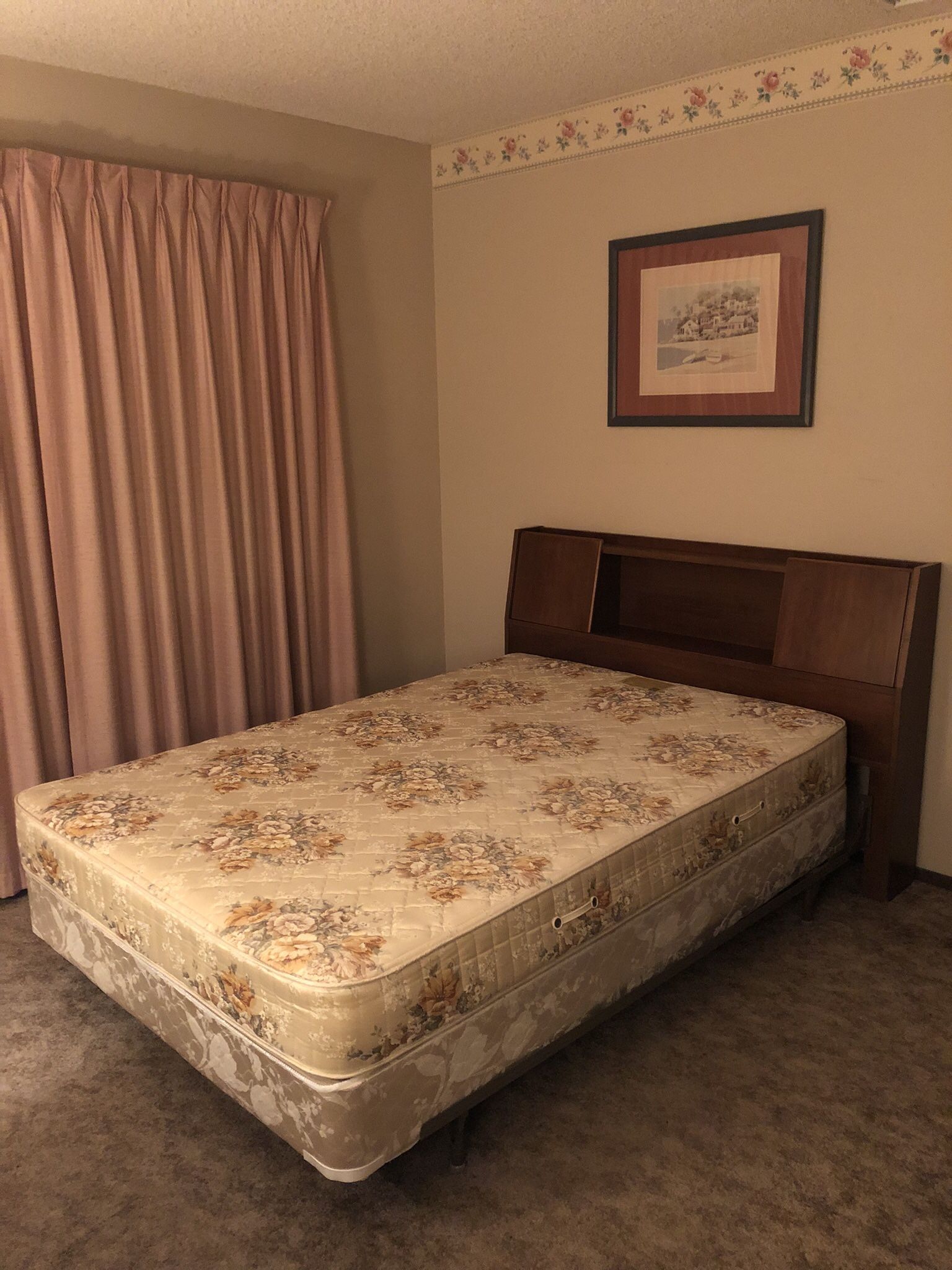 Bedroom Set - Full Size Bed & Dresser with Mirror
