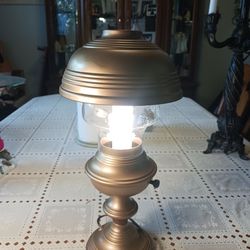 15 INCHES TALL  VERY UNIQUE LOOKING VINTAGE LAMP  metal  PAINTED  ANTIQUE GOLD 