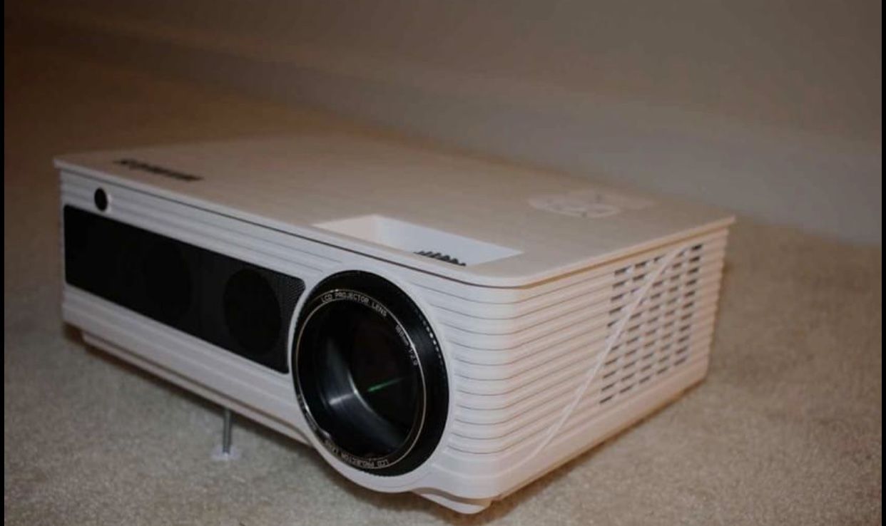 FULL HD PROJECTOR FOR SALE!