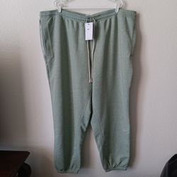 Size 4XL Nike Standard Issue Men's Dri-FIT Basketball Pants Green