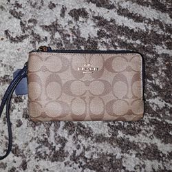 Coach Zipper Wallet