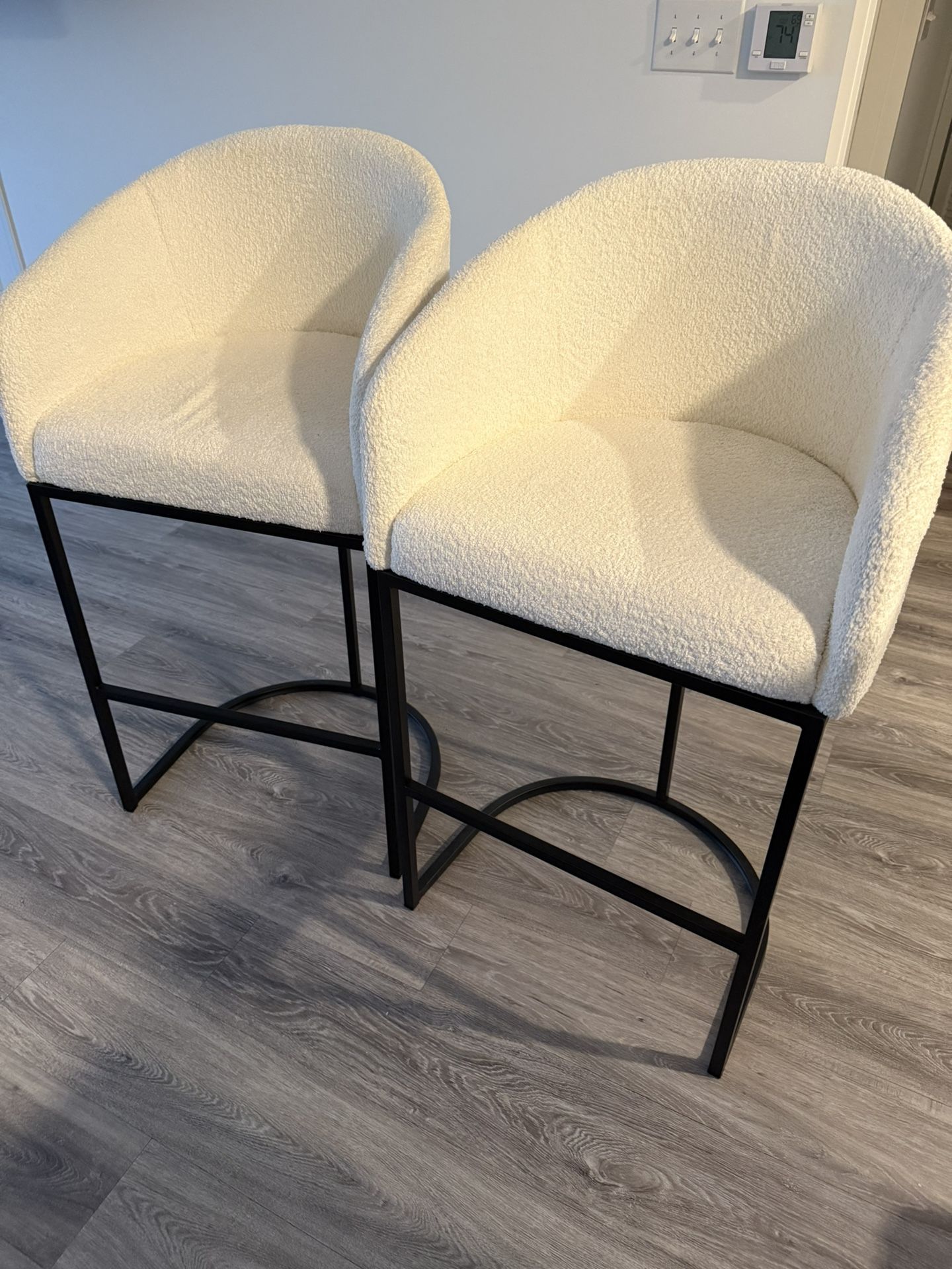 2 Bar Stools
