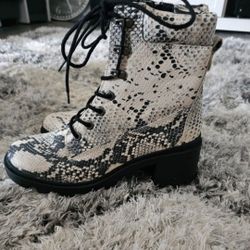 Womens Madden Girl boots Size 9