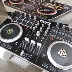 Numark Mixtrack PRO II