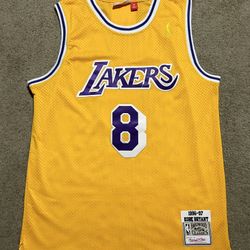 Los Angeles Lakers Retro ‘Kobe Bryant’ #8 Basketball Jersey