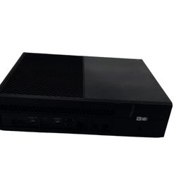 Xbox ONE Nice Condition   500 Gb , W Controller  