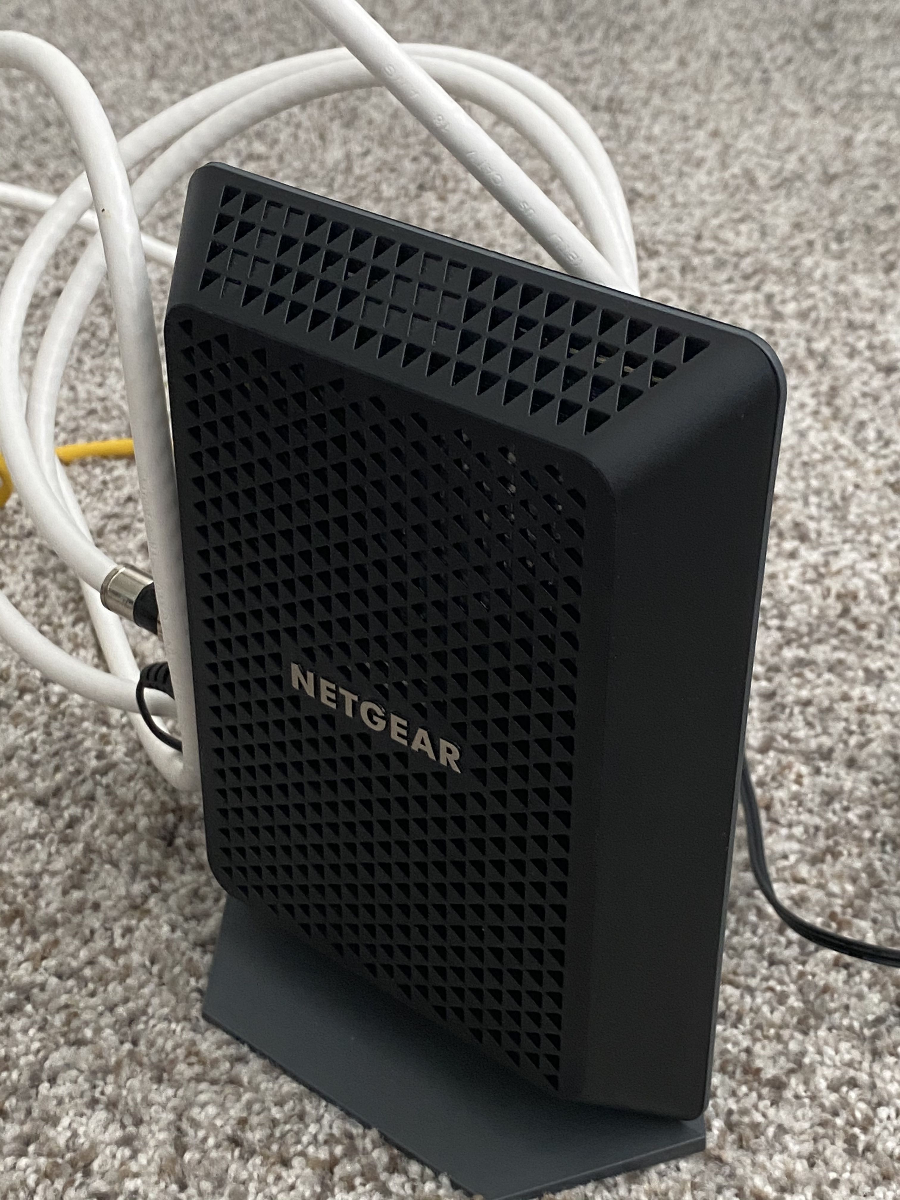 NETGEAR CM700 (32x8) DOCSIS 3.0 Gigabit Cable Modem. Max download speeds of 1.4Gbps. Certified for XFINITY by Comcast