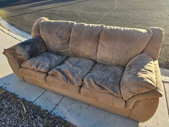Curb alert! Free couch!