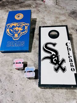 Boards Wood Chicago Bears and White Sox ( 4fx2f) and bags.