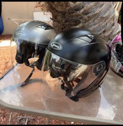 Stylish GMAX OF77 open face helmets.
