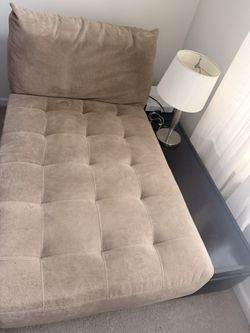 2pc Sectional Sofa + Chaise Lounge – Comfortable & Great for Basement / Media Room
