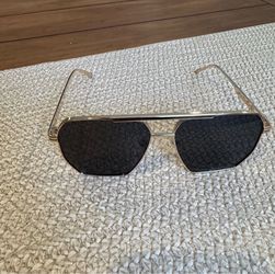 Aviator Sunglasses Silver Frame Dark Lenses