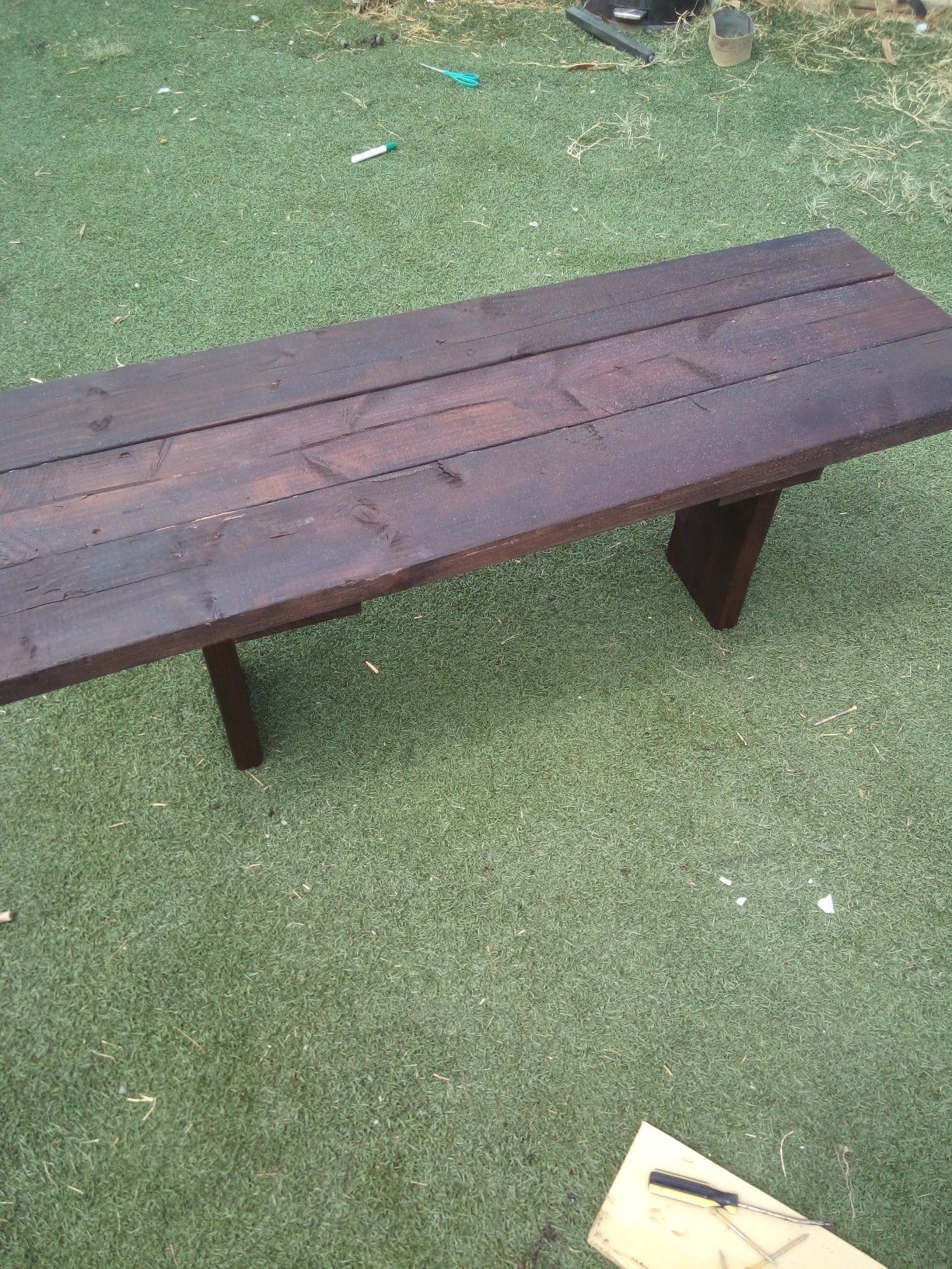 BEAUTIFUL RUSTIC COFFEE TABLE 4FT LONG 16 1/2 WIDE AND BOUT 18IN TALL $60 FIRM ITS BEEN STAINED WITH A GORGEOUS RED MAHOGANY COLOR
