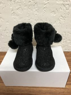 NEW Girls Boot (Size 5)