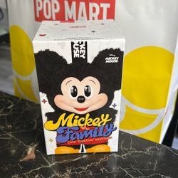 Mickey Family Cute Together Pendants Pop Mart