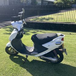 Buddy Moped