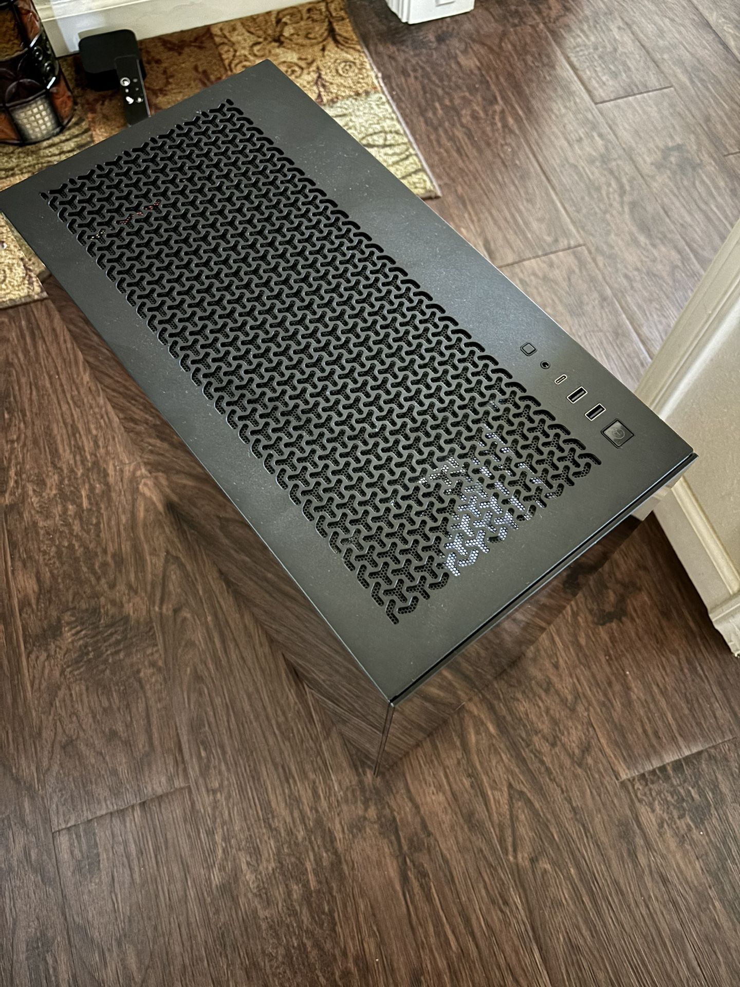 ROG STRIX Ryzen 9 9900X 500GB SSD 32GB Ram DDR5!! READ DESCRIPTION PICK UP ONLY NO TRADE 👉FIRM ON PRICE👈 💲925 ONLY CASH 💵