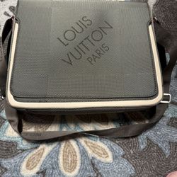 Messenger Bag lvttn