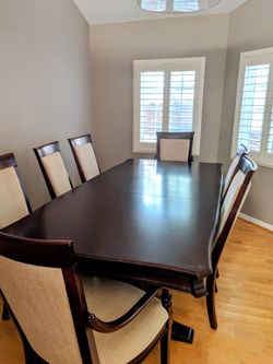 ✨ Extendable Glass Dining Table + 8 Chairs | Custom Glass Cover | Seats 8