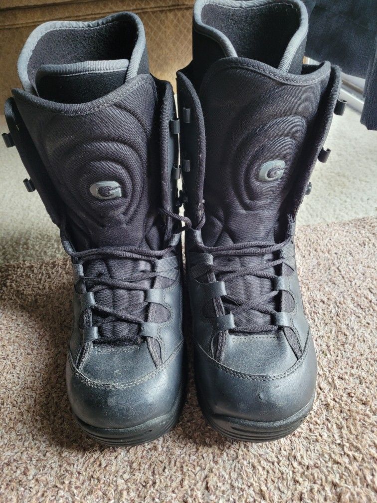 HYAK GNU Mens Size 10.5 Snowboarding Boots