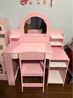 Kids vanity
