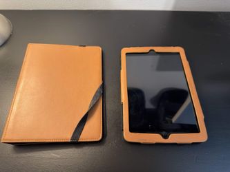 Ipad Mini 1st Gen with Leather Case