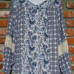 Women's Avenue 18/20 Blue V neck BOHO blouse