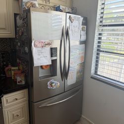 Frigidaire Gallery Refridgerator- GRFC2353AF