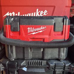 Milwaukee Vacuum M18