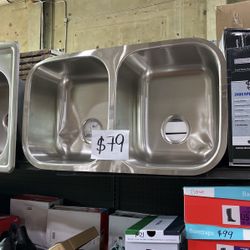 Double Kitchen Sink 32” W x 18 1/2” L x 9” D