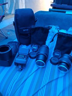 Nikon camera lenses & speedlight