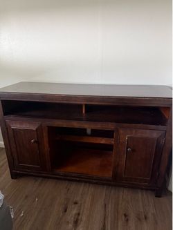 TV / gaming console with storage