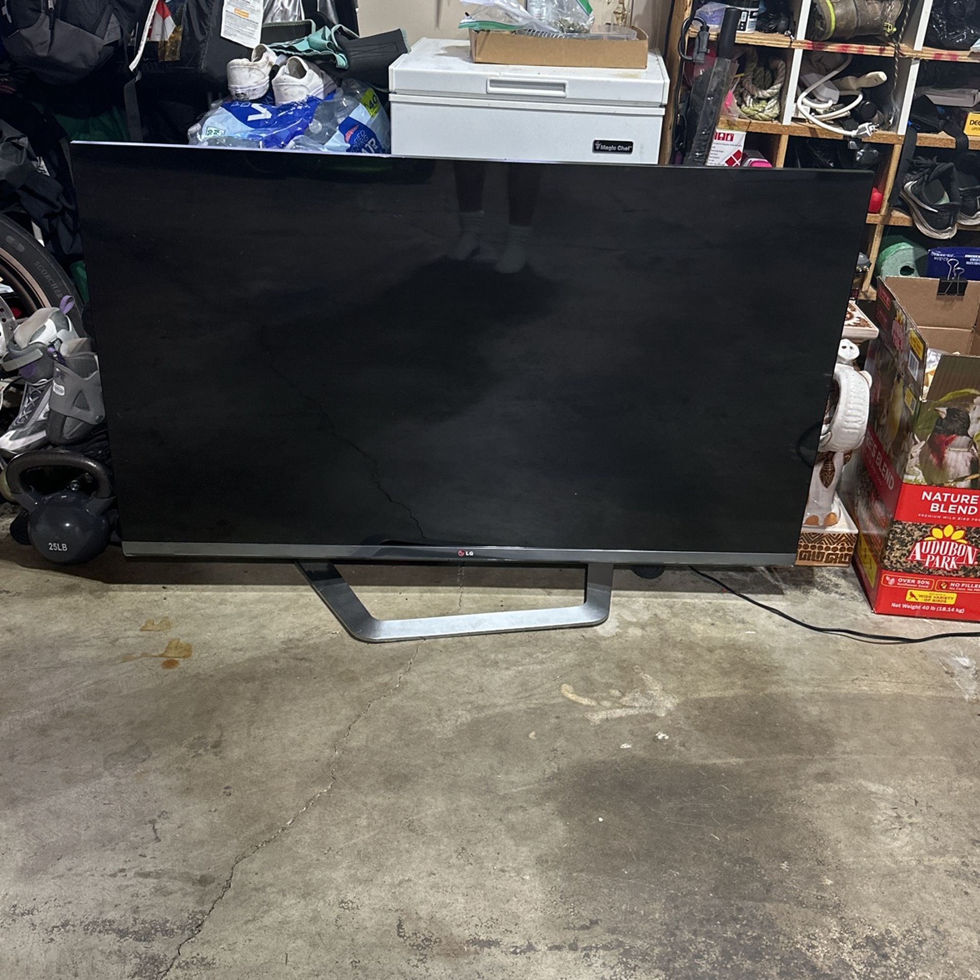 LG Flat Screen Tv