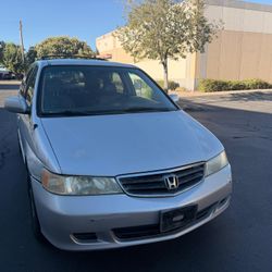 Selling 2004 Honda Odyssey 