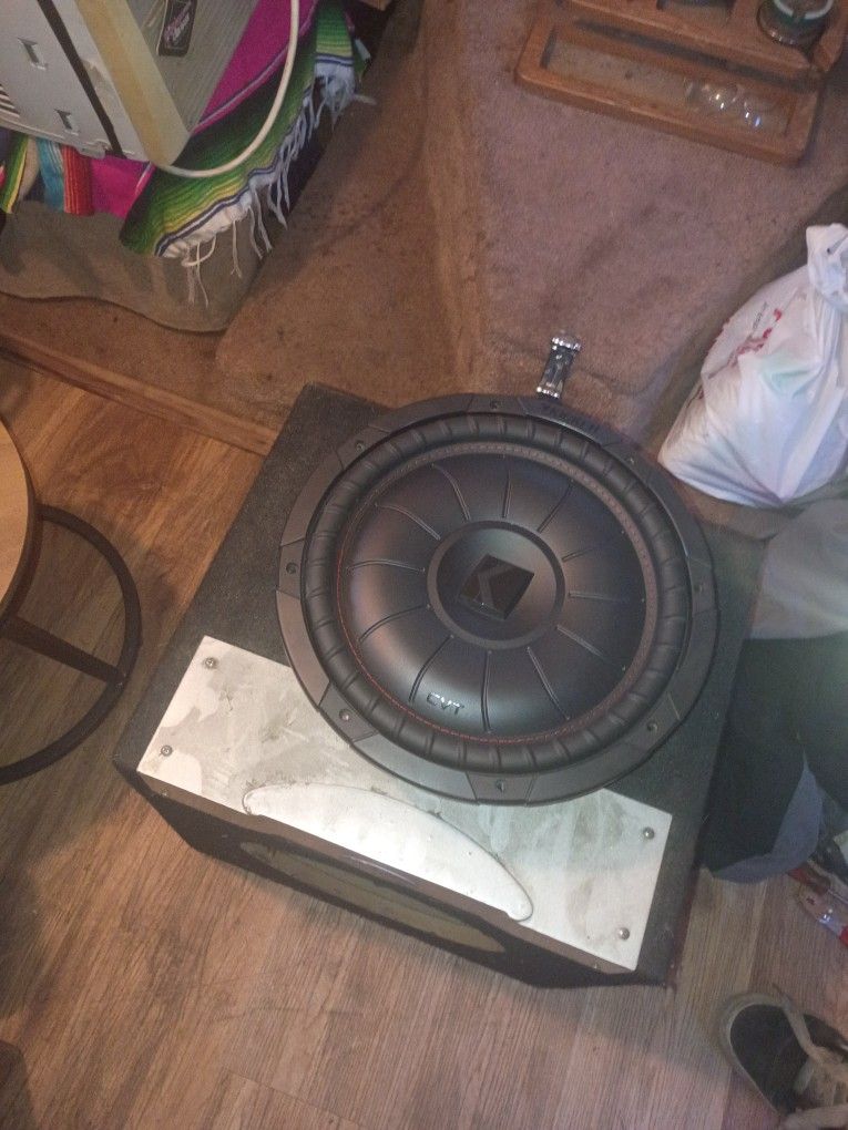 12" Kicker Subwoofer And Box
