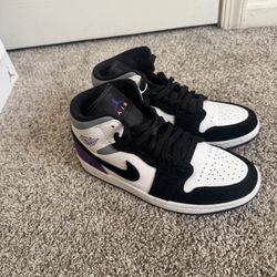 Jordan 1 Mid SE Purple 7.5 M 9W