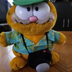 Garfield stuffed toy cat Tourist Camera Visor Hawaiian Vacation Vaccinated collectable