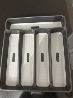 Utensil holder
