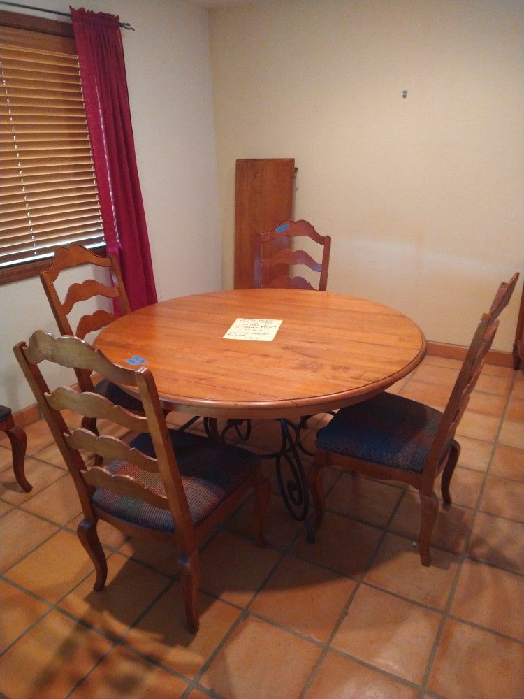 Table w/ Leaf And 6 Chairs