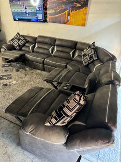 * Like New * Ashley Furniture 7pc modular reclining electric sectional sofa (FREE DELIVERY)