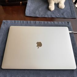 Apple MacBook Pro 16-Inch Silver - i7, 5300M, 512gb