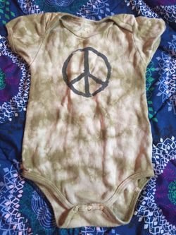 Lucky Brand - baby onsie size 12-18 months