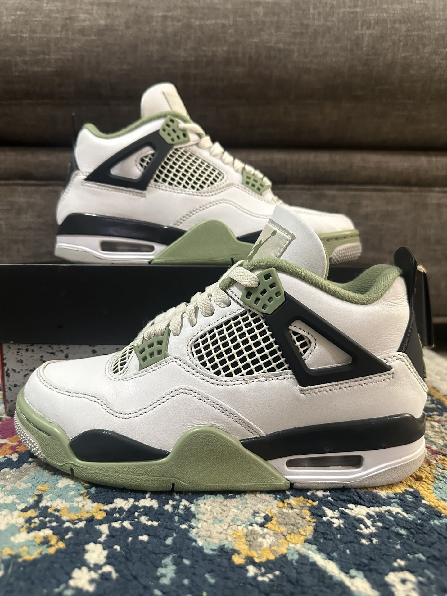 Nike Women’s Air Jordan 4 Retro “Seafoam”