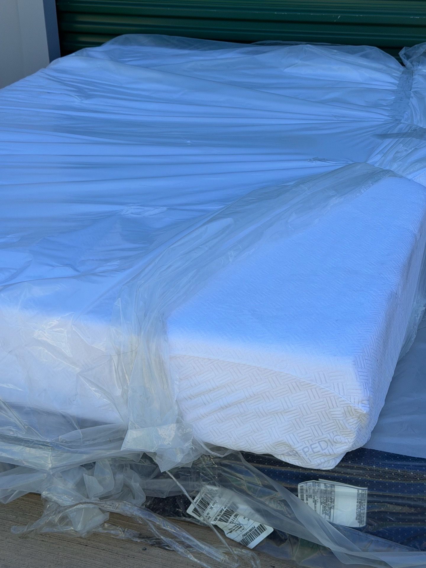 USED QUEEN SIZE TEMPER PEDIC MEMORY FOAM COOL GEL MATTRESS ONLY